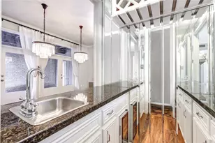 2524 Nantucket Dr, Houston, TX 77057 - Photo 8