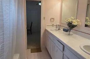 8023 Glen Dell Ct, Houston, TX 77061 - Photo 20