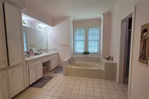 8023 Glen Dell Ct, Houston, TX 77061 - Photo 12