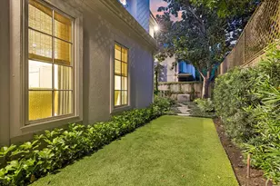 19 E Briar Hollow Ln, Houston, TX 77027 - Photo 40