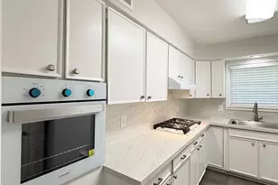 24 Pinedale St, Houston, TX 77006 - Photo 10