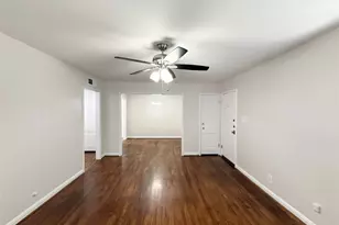 24 Pinedale St, Houston, TX 77006 - Photo 4