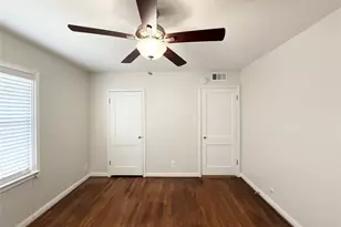 24 Pinedale St, Houston, TX 77006 - Photo 14
