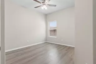 24723 Teton Holw Trl, Houston, TX 77336 - Photo 16