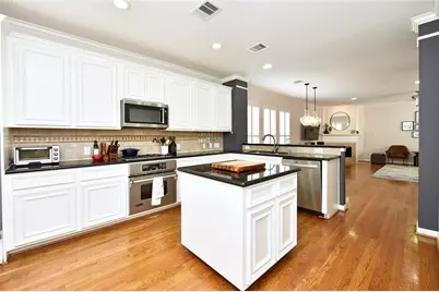 2645 Helena Street, Houston, TX 77006 - Photo 10