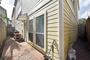 2645 Helena St, Houston, TX 77006 - Photo 18