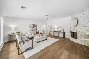10706 Sugar Hill Dr, Houston, TX 77042 - Photo 10