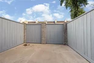 332 Wilcrest Dr, Houston, TX 77042 - Photo 6