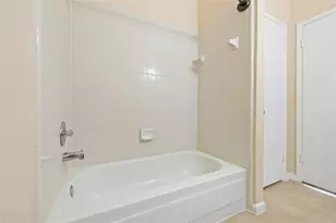 332 Wilcrest Dr, Houston, TX 77042 - Photo 26