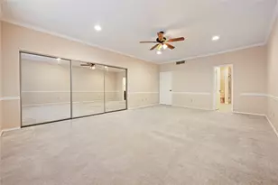 332 Wilcrest Dr, Houston, TX 77042 - Photo 16