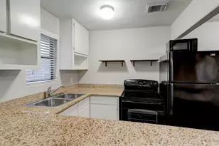 405 Hawthorne St, Houston, TX 77006 - Photo 1