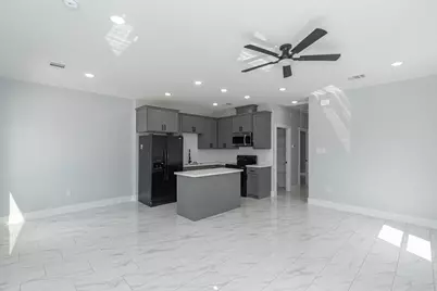 6513 Avenue B #B, Houston, TX 77011 - Photo 8