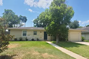 5329 Pagewood Ln, Houston, TX 77056 - Photo 1