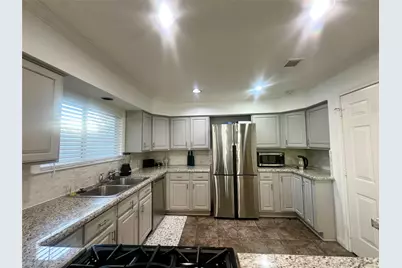 5329 Pagewood Lane, Houston, TX 77056 - Photo 6