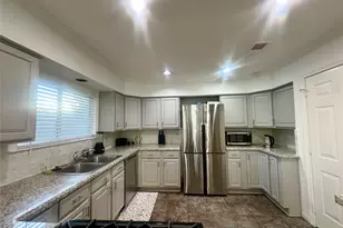 5329 Pagewood Ln, Houston, TX 77056 - Photo 6