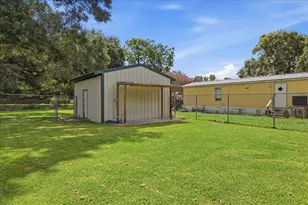 407 Cypress Ave, Winnie, TX 77665 - Photo 32