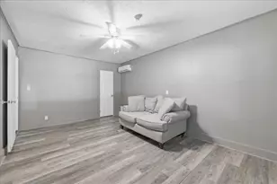 407 Cypress Ave, Winnie, TX 77665 - Photo 8