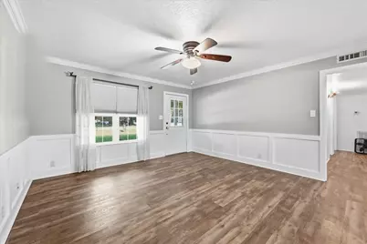 407 Cypress Avenue, Winnie, TX 77665 - Photo 6
