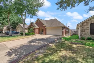 10638 Desert Springs Cir, Houston, TX 77095 - Photo 2