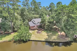 1915 E Lake Dr, Huntsville, TX 77340 - Photo 2