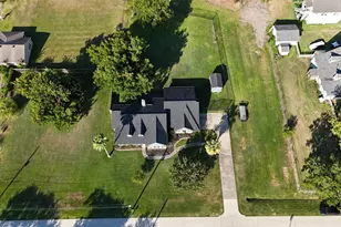 319 S Jamison St, La Porte, TX 77571 - Photo 2