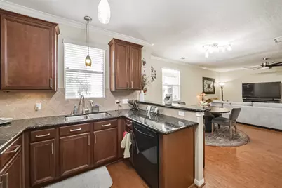 1430 W 24th Street, Houston, TX 77008 - Photo 8