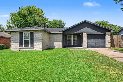 1010 E Belgravia Drive, Pearland, TX 77584 - Photo 2
