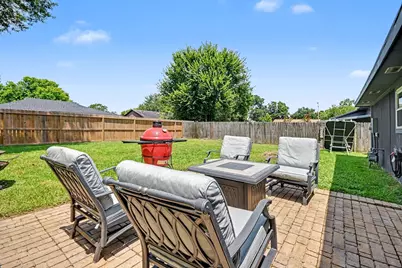 1010 E Belgravia Drive, Pearland, TX 77584 - Photo 12