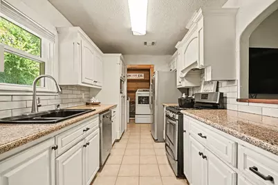 1010 E Belgravia Drive, Pearland, TX 77584 - Photo 6
