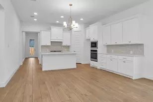 631 Crested Duck Ct, Willis, TX 77318 - Photo 2