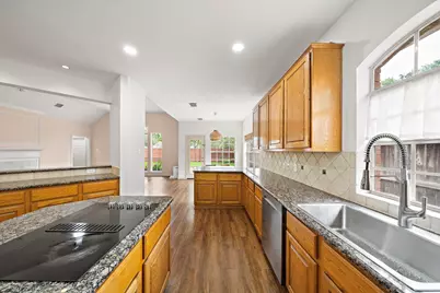 7319 Emerald Glen Drive, Sugar Land, TX 77479 - Photo 10