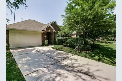 22 Heron Hollow Court, The Woodlands, TX 77382 - Photo 2