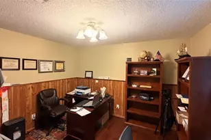 7055 Shanahan Dr, Beaumont, TX 77706 - Photo 14