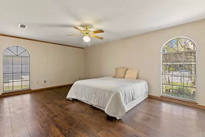 10703 Crestfield Court, Houston, TX 77070 - Photo 8