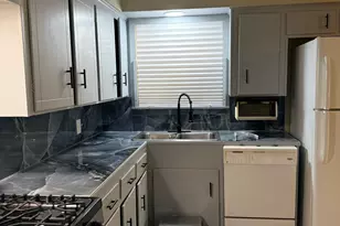 2213 17th Ave N, Texas City, TX 77590 - Photo 6