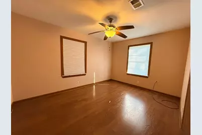 2213 17th Avenue N, Texas City, TX 77590 - Photo 8