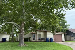 2213 17th Ave N, Texas City, TX 77590 - Photo 1