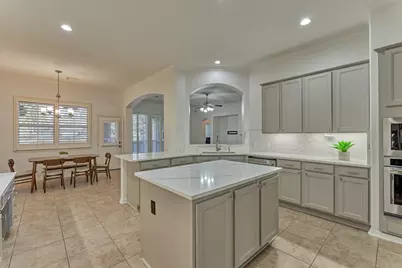 94 Oriel Oaks Circle, The Woodlands, TX 77382 - Photo 12