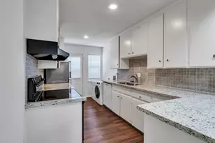 5230 Arboles Dr, Houston, TX 77035 - Photo 12