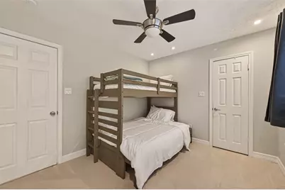 11102 Hillcroft Avenue, Houston, TX 77096 - Photo 32