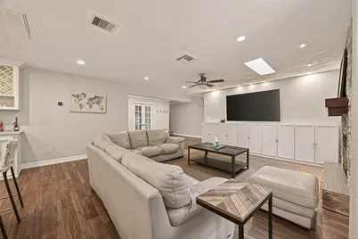 11102 Hillcroft Avenue, Houston, TX 77096 - Photo 10