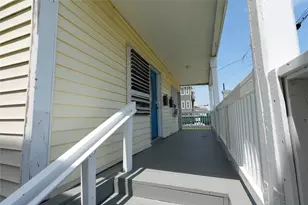 1213 28th St, Galveston, TX 77550 - Photo 2