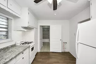 1213 28th St, Galveston, TX 77550 - Photo 20