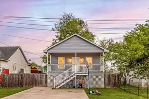 805 E Mulberry Ave, Wharton, TX 77488 - Photo 1