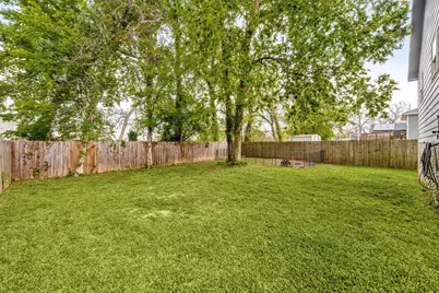 805 E Mulberry Avenue, Wharton, TX 77488 - Photo 16