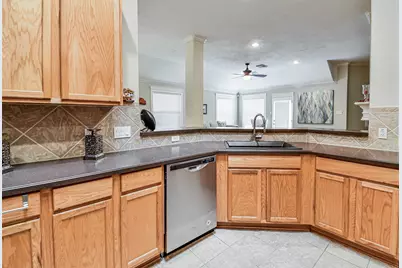 2607 Easton Springs Court, Pearland, TX 77584 - Photo 10