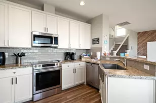 4223 King Rail Cir, Galveston, TX 77554 - Photo 10