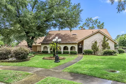 2210 S Memorial Court, Pasadena, TX 77502 - Photo 1