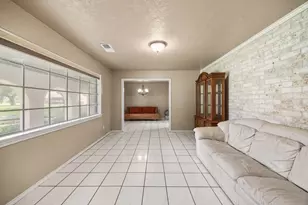 2210 S Memorial Ct, Pasadena, TX 77502 - Photo 6