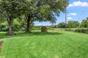 2210 S Memorial Ct, Pasadena, TX 77502 - Photo 24